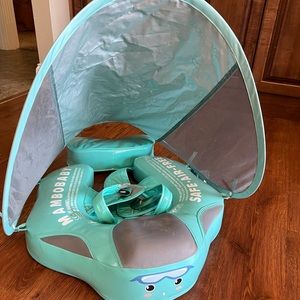 Mambobaby float 3-24 months only used a few times